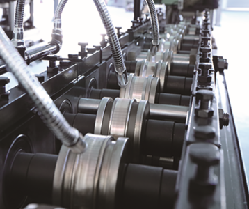 滑轨成型机：高效精密成型，生产效率提升300%！